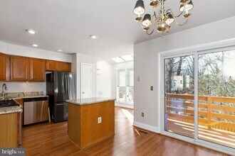 6108 Joust Ln in Alexandria, VA - Building Photo - Building Photo