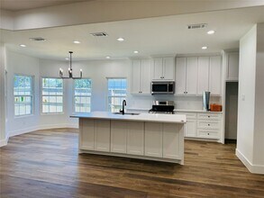 8437 Winthrop Ln in Houston, TX - Building Photo - Building Photo