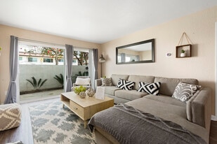 University Riverside Gardens in Riverside, CA - Building Photo