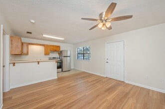 610b 32nd St in Niceville, FL - Building Photo - Building Photo