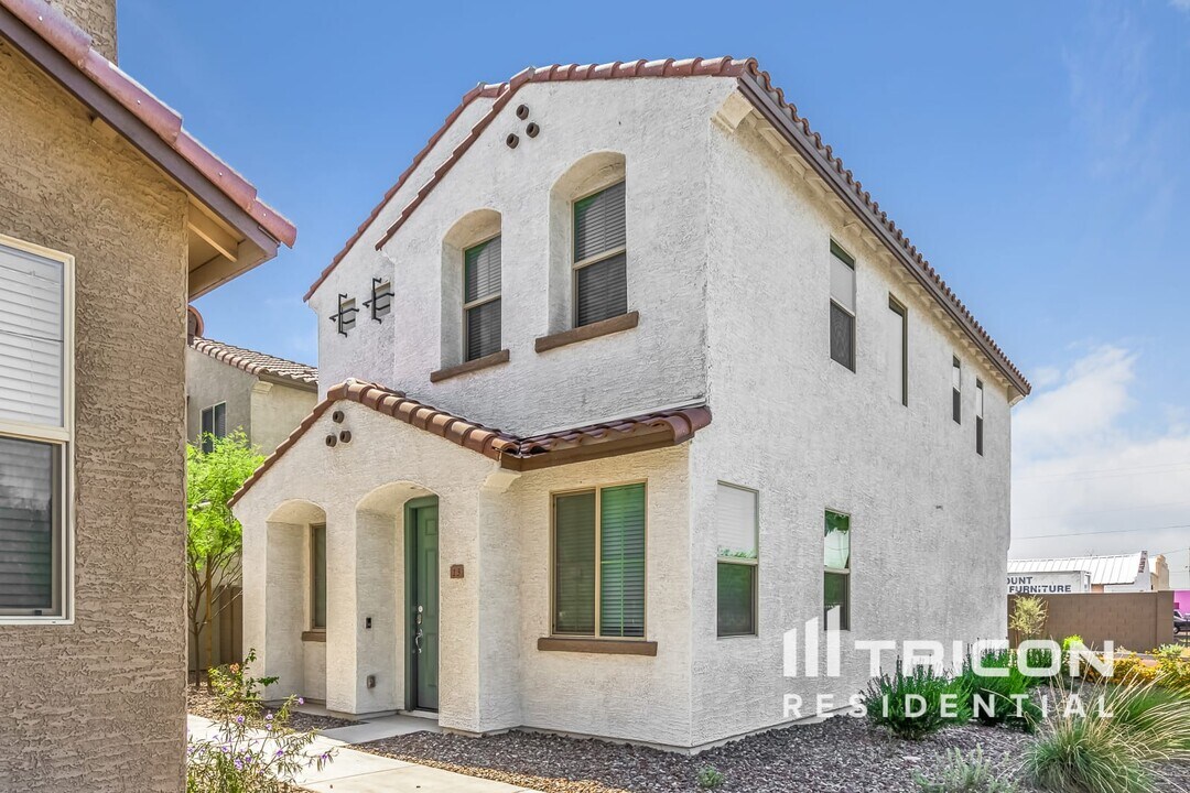 2929 N 28th St in Phoenix, AZ - Building Photo