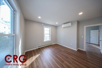 81 Alder St, Unit C in Waltham, MA - Foto de edificio - Building Photo