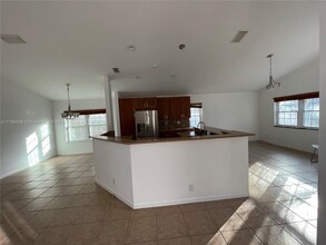 159 Cameron Ct in Weston, FL - Building Photo - Building Photo