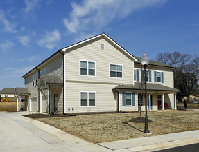 Church Court in Holly Springs, MS - Building Photo - Building Photo