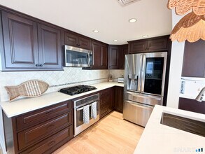 18 Field Ct in Milford, CT - Building Photo - Building Photo