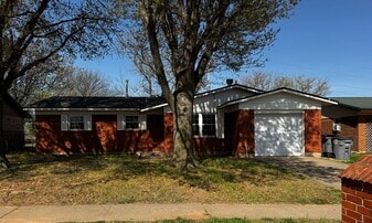 3028 NE Pioneer Blvd in Lawton, OK - Building Photo