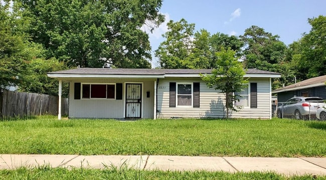 property at 6623 W Canal Blvd