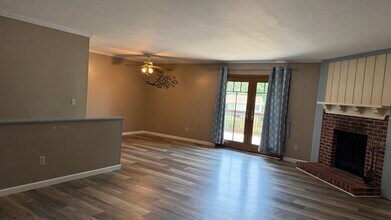 647 Wynn Pl in Ballwin, MO - Building Photo - Building Photo