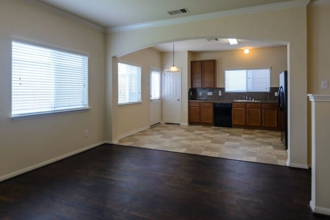 property at 1716 Claremont Garden Cir