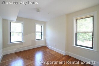 881 Massachusetts Ave in Cambridge, MA - Building Photo - Building Photo