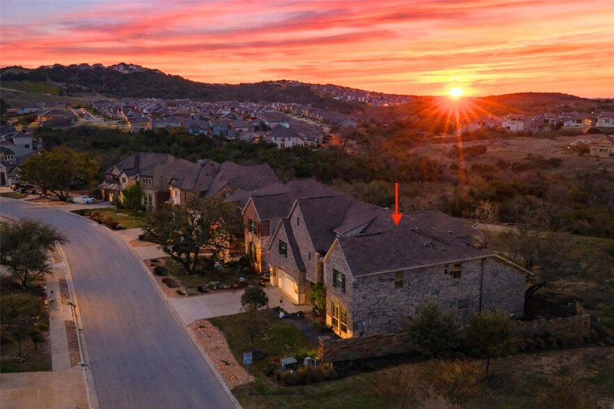 17821 Limestone Spring Ln in The Hills, TX - Foto de edificio