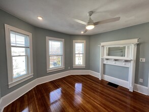 3 Mossland St, Unit 3 in Somerville, MA - Building Photo - Building Photo