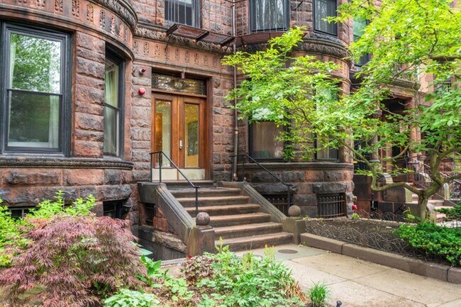 379 Commonwealth Ave