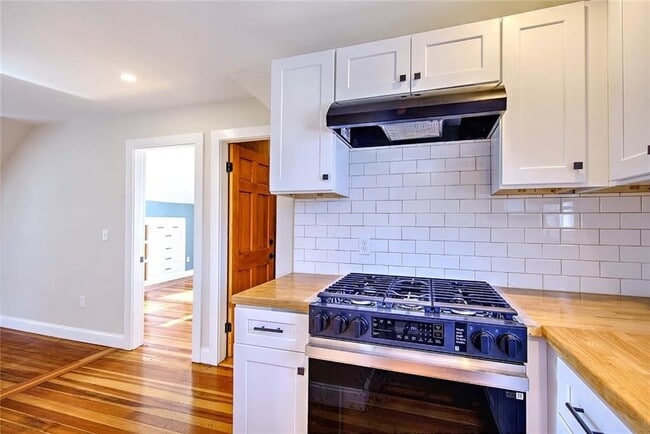 45 Gordon St in Cranston, RI - Foto de edificio - Building Photo