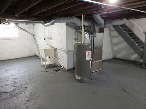 2120 Fern Ct in Cleveland, OH - Foto de edificio - Building Photo