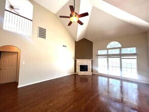 11215 Vienna Trails Ln in Houston, TX - Foto de edificio - Building Photo