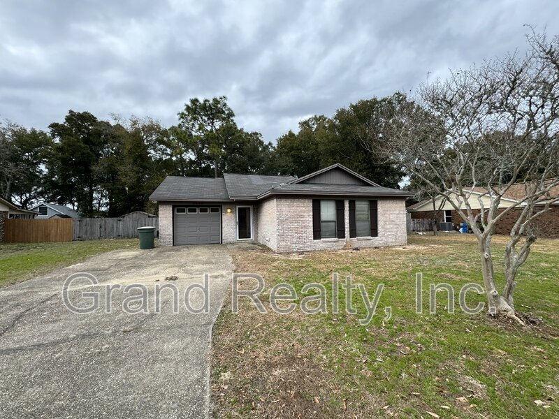 7408 Northpointe Blvd in Pensacola, FL - Building Photo