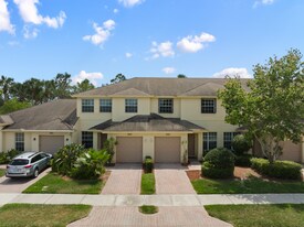 9945 E Villa Cir in Vero Beach, FL - Building Photo