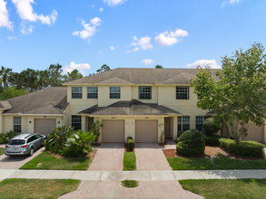 9945 E Villa Cir in Vero Beach, FL - Foto de edificio - Building Photo