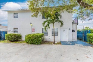1123 NW 27th Ave in Fort Lauderdale, FL - Building Photo