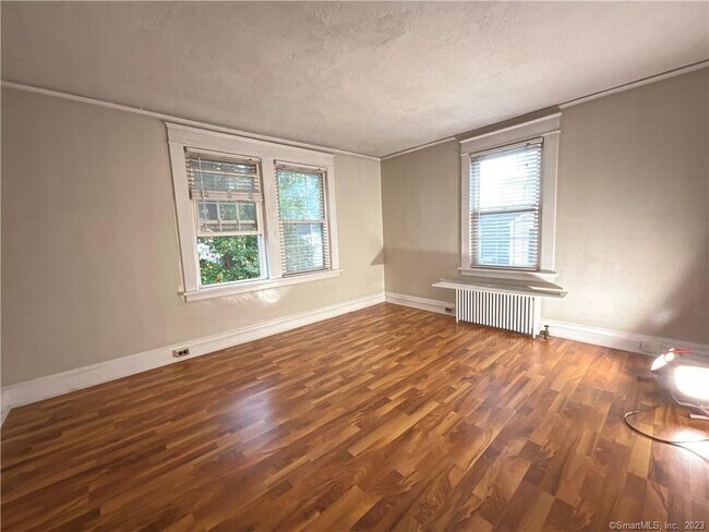 property at 7 Bridge St