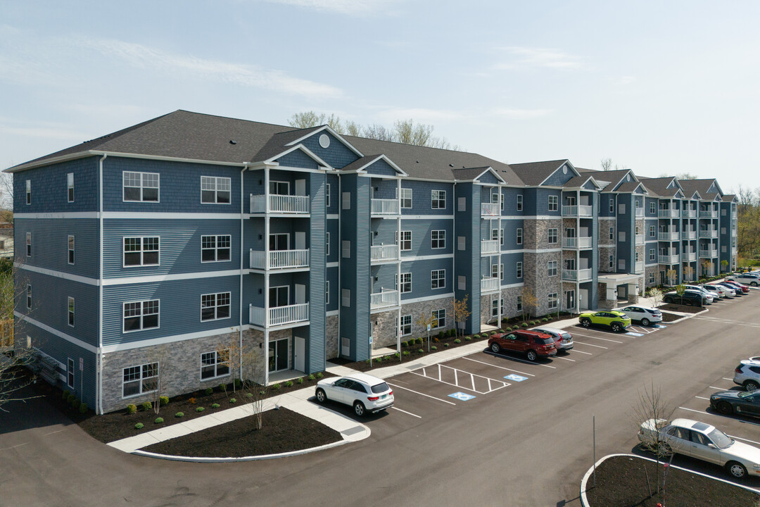 Creekview Court in Getzville, NY - Foto de edificio