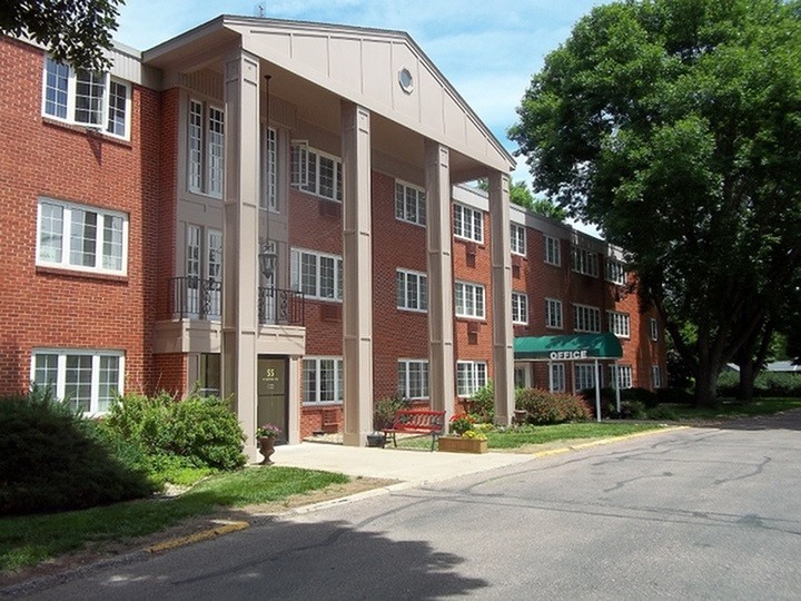 Clifton Estates in Sioux City, IA - Building Photo