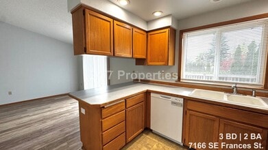 7166 SE Frances St in Hillsboro, OR - Building Photo - Building Photo