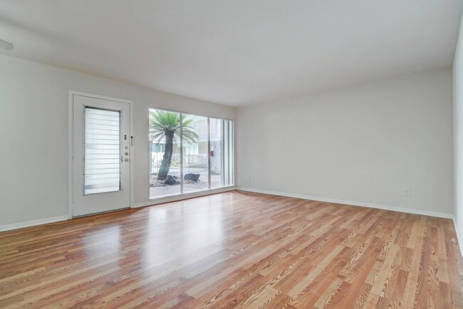 3703 Roseland St in Houston, TX - Foto de edificio - Building Photo