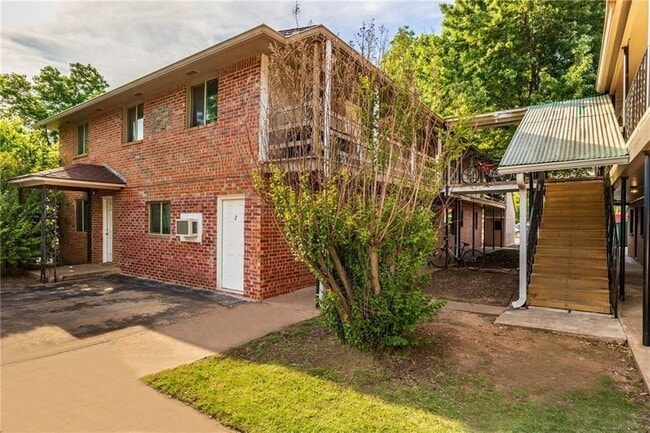 property at 319 E Edwards St