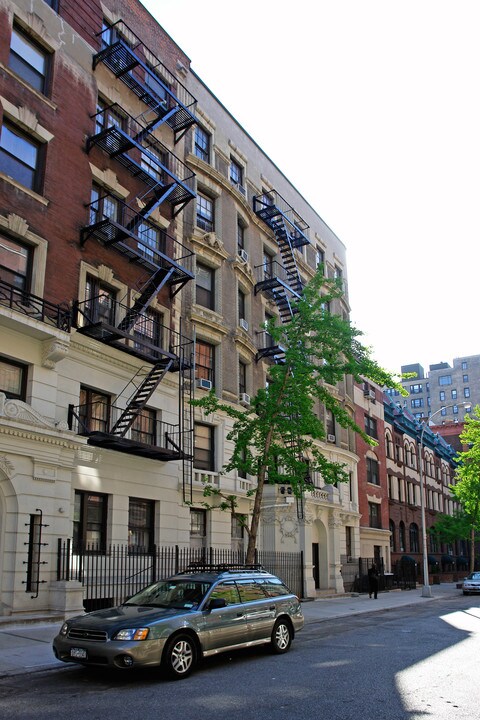 345 W 85th St in New York, NY - Building Photo