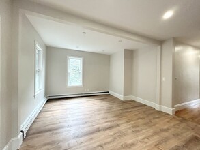 102 Buttonwood St, Unit 3 in Boston, MA - Building Photo - Building Photo