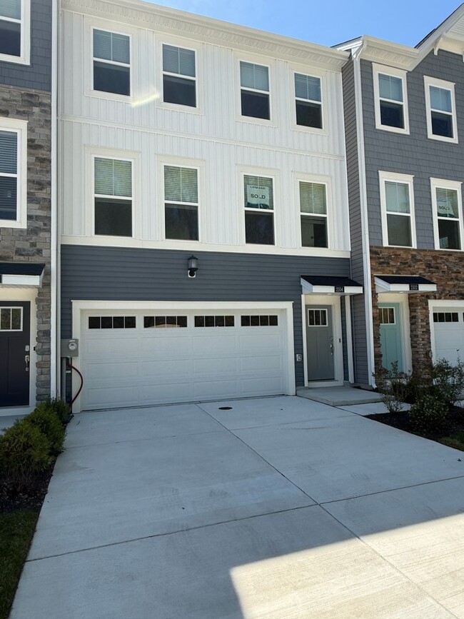 property at 2104 Winterberry Ln