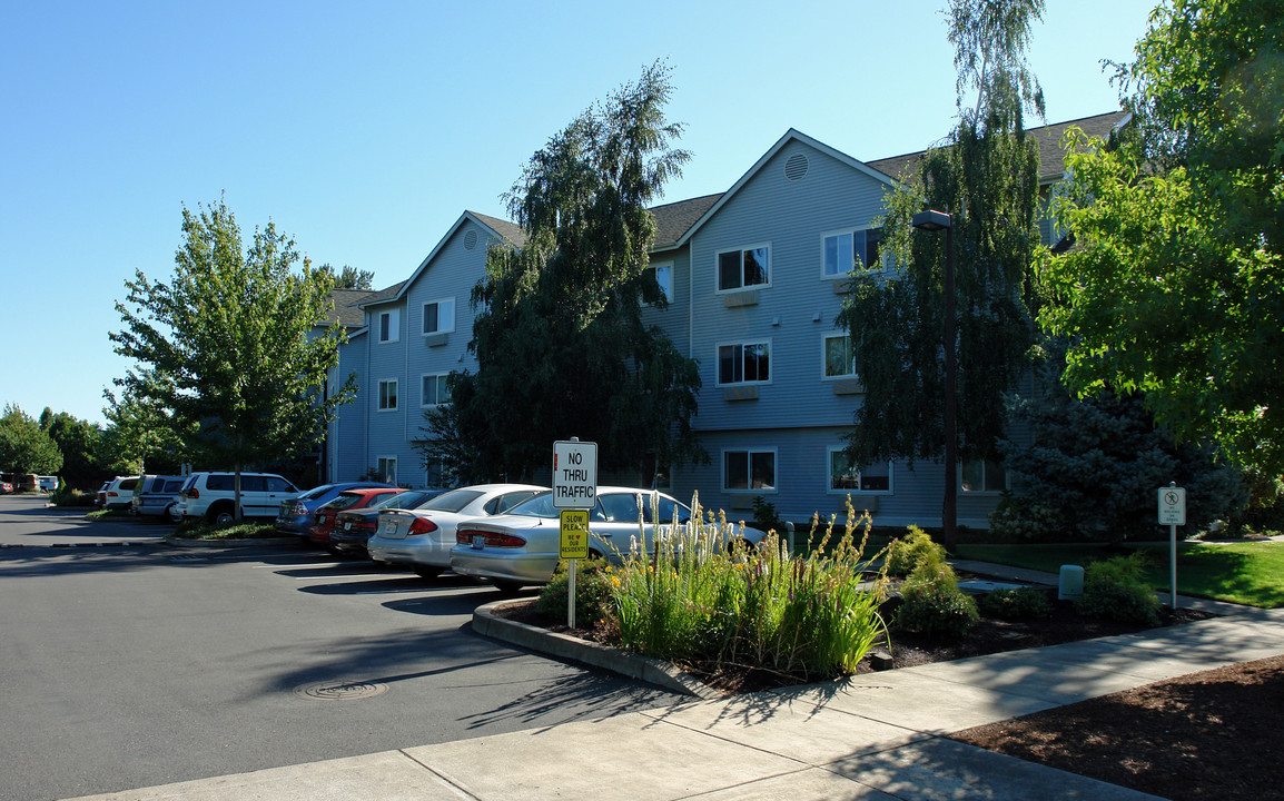 Kingsley Court in Eugene, OR - Building Photo