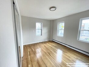 56 Crescent Ave, Unit #1 in Boston, MA - Building Photo - Building Photo