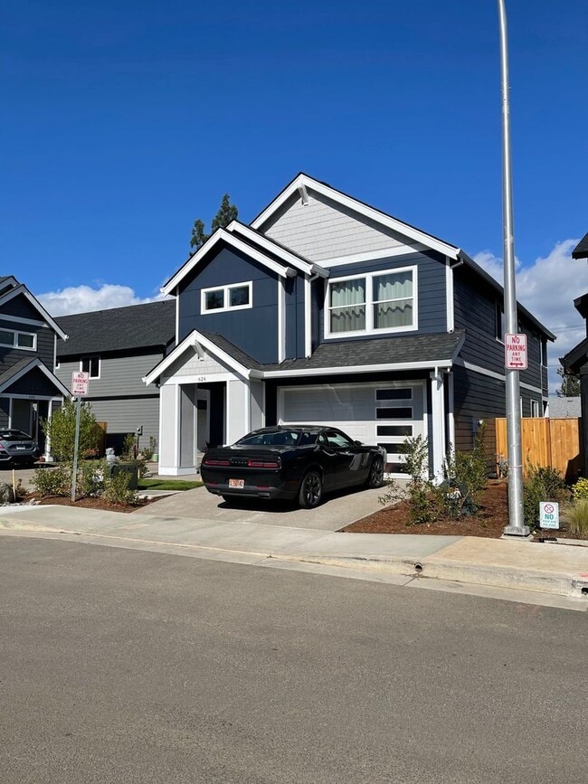 624 NW Adams Ave