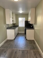 2125 92nd Ave in Oakland, CA - Building Photo - Building Photo