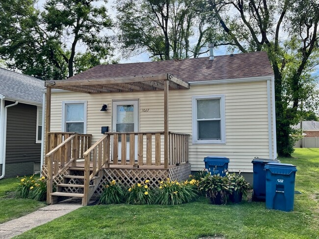 property at 1027 S 3rd St