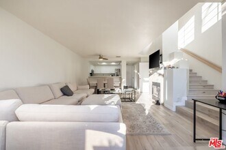 4240 Lost Hills Rd in Calabasas, CA - Building Photo - Building Photo