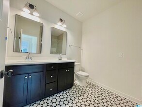 1782 Deverell Ln in Hoover, AL - Foto de edificio - Building Photo