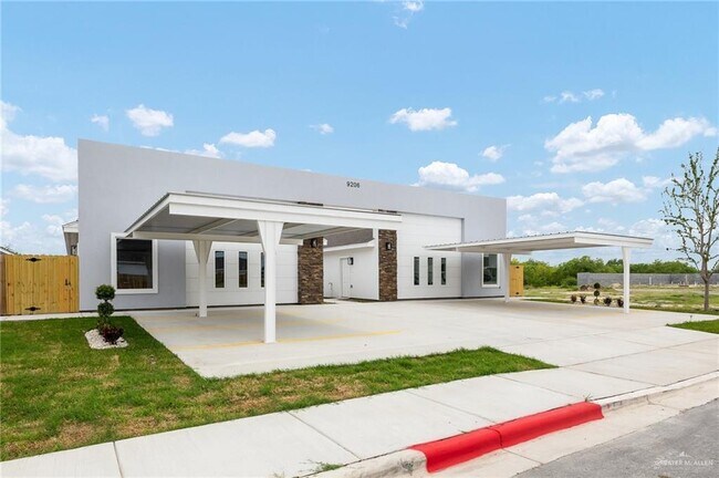 9206 N 56th Ln in McAllen, TX - Building Photo - Building Photo
