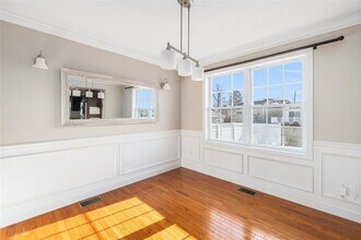 227 Marshall Ave in Cumberland, RI - Foto de edificio - Building Photo