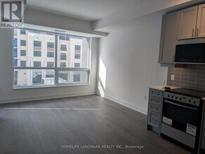 2333 Khalsa Gate in Oakville, ON - Building Photo - Building Photo