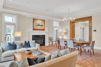 120 Seaver St in Brookline, MA - Building Photo - Building Photo