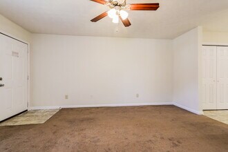 320 Freeport Dr in Lawrenceville, GA - Building Photo - Building Photo