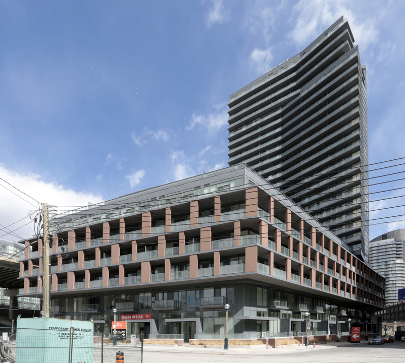 The Yards at Fort York in Toronto, ON - Building Photo