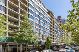 Premier Apartments in New York, NY - Foto de edificio - Building Photo