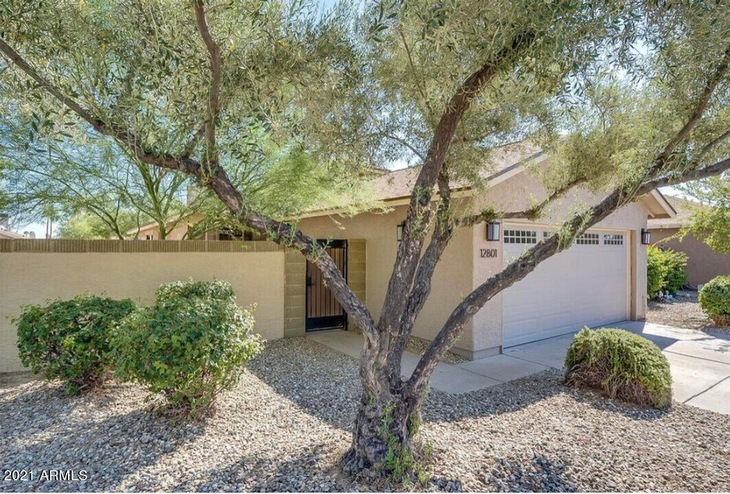 12801 S 50th Way in Phoenix, AZ - Building Photo