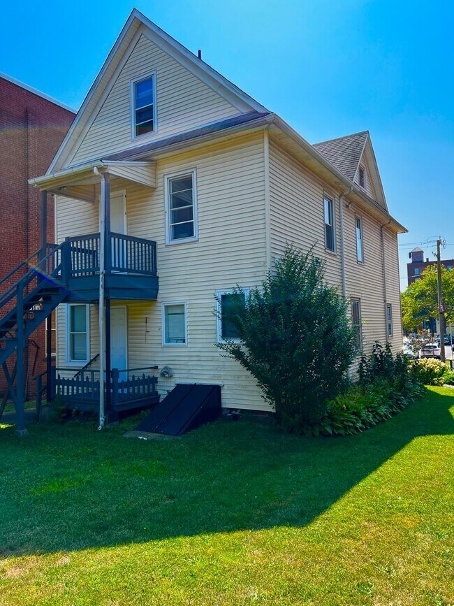 58 Washington St in Middletown, CT - Building Photo - Building Photo