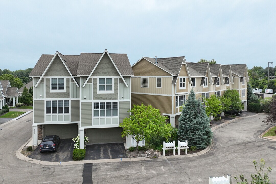 Lost Lake Villas in Mound, MN - Building Photo